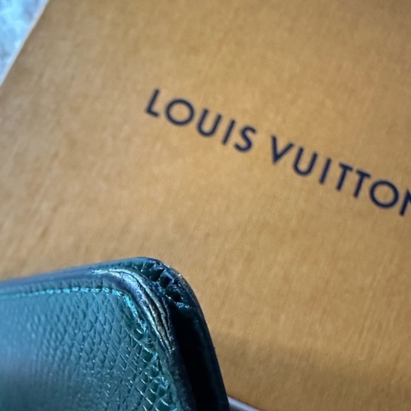 Authentic LV Louis Vuitton Green Taiga Leather ID Card Holder Organizer Wallet - Picture 8 of 16